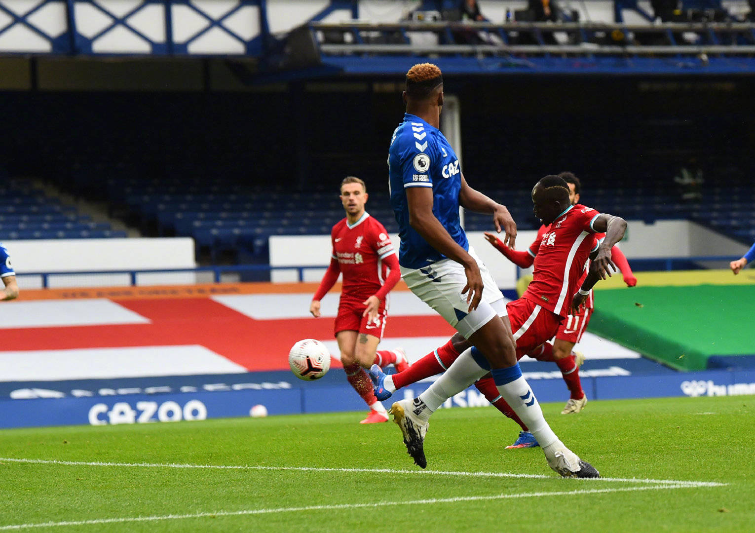 也让我们深 也让我们深