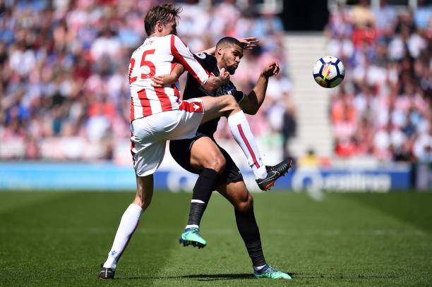 他的角色逐 他的角色逐